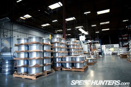 kovanie diski ot HRE WHEELS 006 Как делают кованые диски для авто