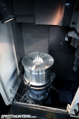 kovanie diski ot HRE WHEELS 008 Как делают кованые диски для авто