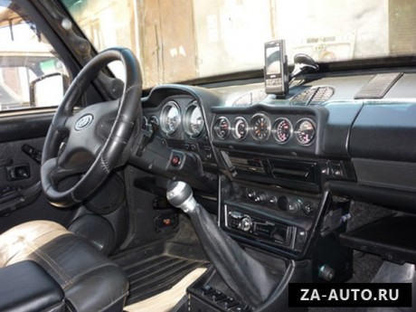 Тюнинг ВАЗ 2106 : "Крейзи инсайд" Тюнинг ВАЗ 2106 : "Крейзи инсайд"