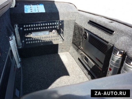 Тюнинг ВАЗ 2106 : "Крейзи инсайд" Тюнинг ВАЗ 2106 : "Крейзи инсайд"