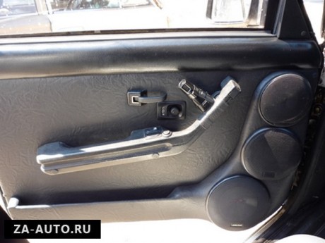 Тюнинг ВАЗ 2106 : "Крейзи инсайд" Тюнинг ВАЗ 2106 : "Крейзи инсайд"