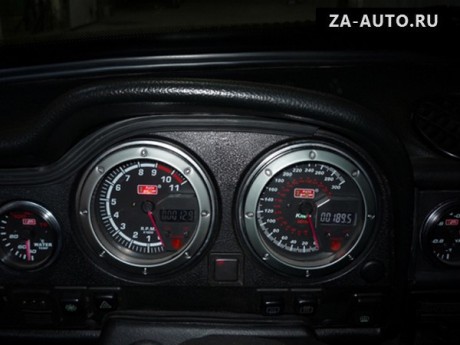 Тюнинг ВАЗ 2106 : "Крейзи инсайд" Тюнинг ВАЗ 2106 : "Крейзи инсайд"