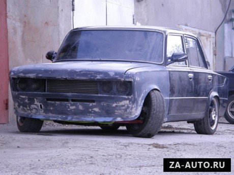 Тюнинг ВАЗ 2106 : "Разноцветный мотор" Тюнинг ВАЗ 2106 : "Разноцветный мотор"