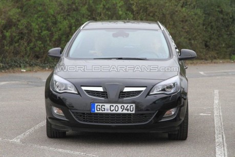 Opel_Astra_Sports_Tourer_2011_3 Opel Astra Sports Tourer 2011