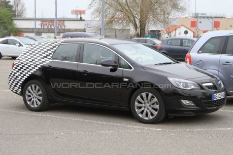 Opel_Astra_Sports_Tourer_2011_2 Opel Astra Sports Tourer 2011