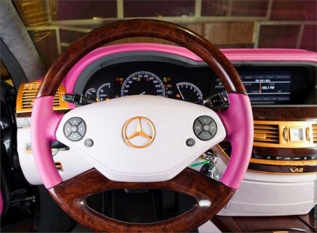 bronirovannij_mercedes_s_klassa_Touran_2011_6 бронированный мерседес с-класса с розовым салоном