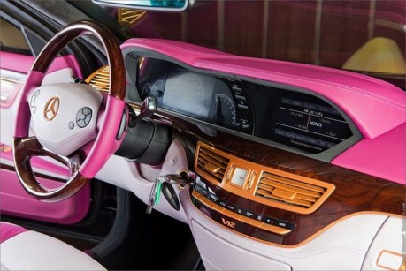 bronirovannij_mercedes_s_klassa_Touran_2011_10 бронированный мерседес с-класса с розовым салоном