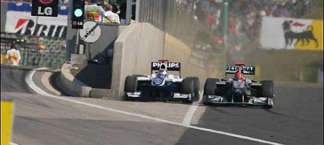 Формула 1: Шумахер извинился перед Баррикелло