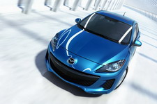 В сети появились фото рестайлинговой Mazda3