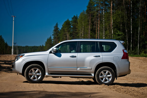 720 часов за рулем: Lexus GX460