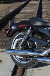 Harley-Davidson XL883L SuperLow: «Харлей» для низкорослых