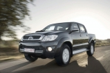 Toyota Hilux подверглась фейслифтингу…