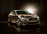 Элегантный спорт-седан Infiniti M.