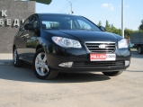 Hyundai Elantra (2007) - для папы, мамы и пары детишек