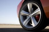 Dodge показал первые фотографии серийного 425-сильного Challenger SRT-8