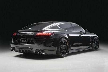 Porsche Panamera Black Bison