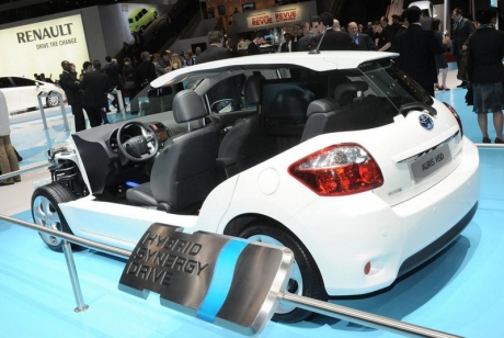 Toyota Yaris HSD Concept