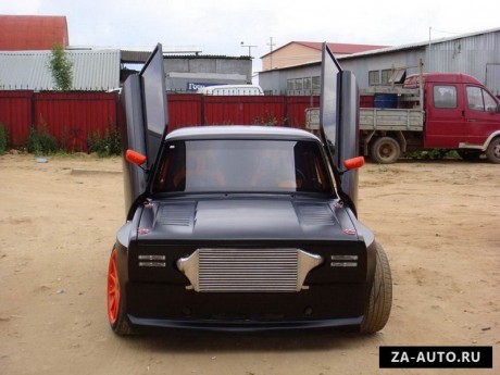 Тюнинг ВАЗ 2105 : "Зе Бест"