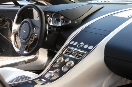 Aston Martin One-77 на трассе Нюрбургринг