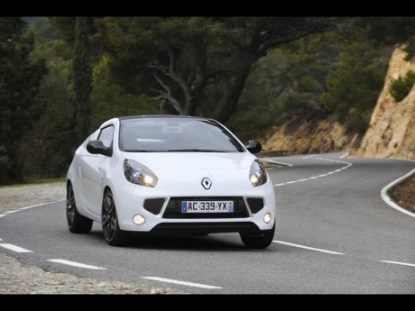 Renault Wind 2011- когда ветром сносит крышу