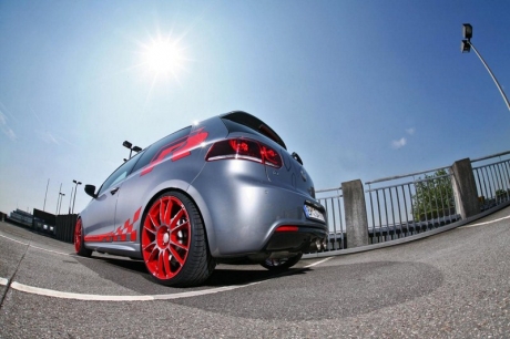Volkswagen Golf VI R 330 HP от Sport-Wheels