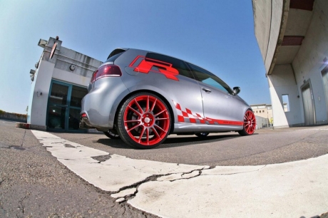 Volkswagen Golf VI R 330 HP от Sport-Wheels