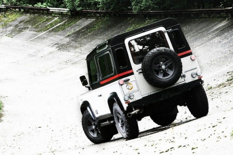 Тюнинг Land Rover Defender от Aznom