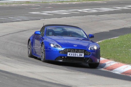 Aston Martin Vantage Roadster 2011
