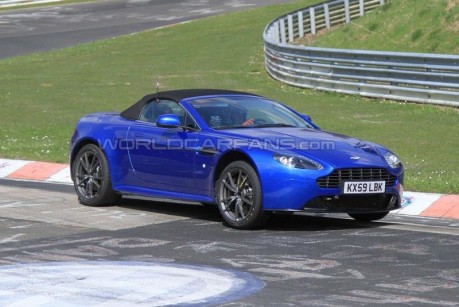 Aston Martin Vantage Roadster 2011