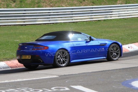 Aston Martin Vantage Roadster 2011