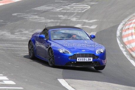 Aston Martin Vantage Roadster 2011