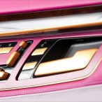 бронированный мерседес с-класса с розовым салоном