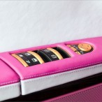 бронированный мерседес с-класса с розовым салоном