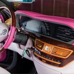 бронированный мерседес с-класса с розовым салоном