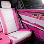 бронированный мерседес с-класса с розовым салоном