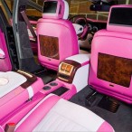 бронированный мерседес с-класса с розовым салоном