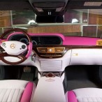 бронированный мерседес с-класса с розовым салоном