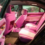 бронированный мерседес с-класса с розовым салоном