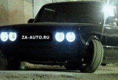 Тюнинг ВАЗ 2106 : “Разноцветный мотор” (фото)