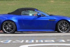 Aston Martin Vantage Roadster 2011