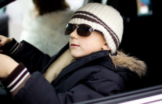 Трехлетний ребёнок угнал автомобиль