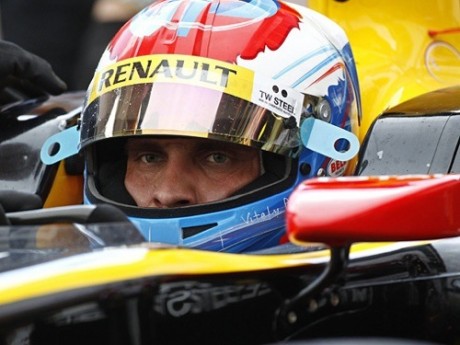 Формула 1: Виталий Петров остаётся в Renault?