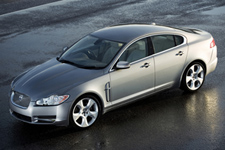 Jaguar XF: неудачный «кошачий» прыжок