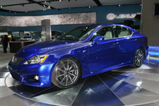 Lexus IS-F: интерпретация темы спорт-седана