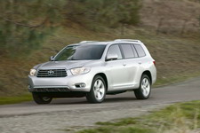 Дебют нового Toyota Highlander состоится в Москве