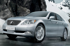 Lexus LS 460: с полным приводом – на Московский Автосалон