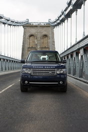 Range Rover 2011: кругом по восемь