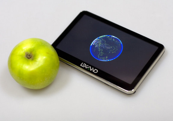 Автомобильный GPS-навигатор Lexand ST-565: с привкусом яблока