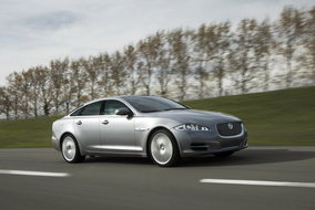 Jaguar XJ: прыжок «Ягуара»