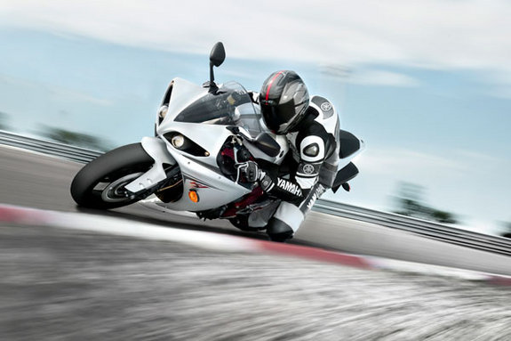 Yamaha YZF-R1: новый флагман